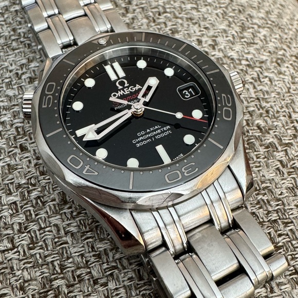 Omega Seamaster Professional Midsize Diver 300M - Picture 5 of 6